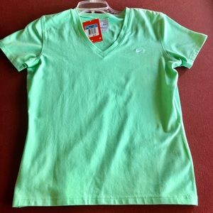 NWT  NIKE T-shirt soft mint